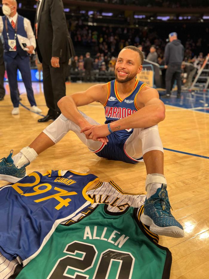 萨克拉门托国王训练开放日，赛前远射贴柱引欢呼，CBA季后赛在即，更衣室氛围转暖的简单介绍